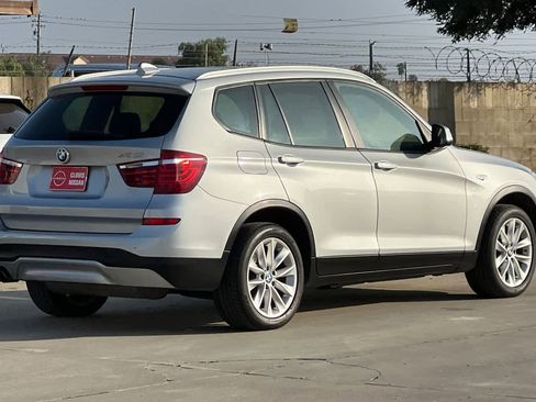 Used 2017 BMW X3 xDrive28i image 3