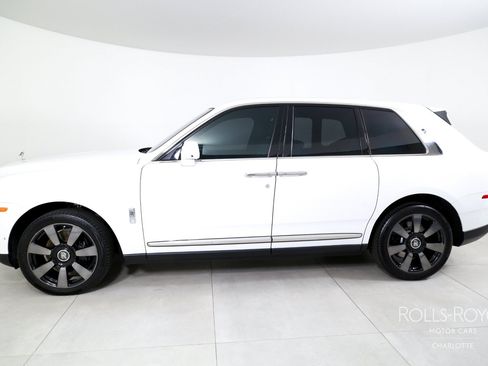 Certified 2024 Rolls-Royce Cullinan AWD/4WD image 3