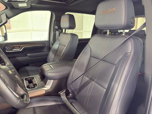 Used 2024 Chevrolet Silverado 2500 High Country w/ Technology Package image 23