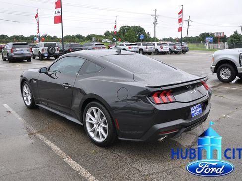Used 2024 Ford Mustang GT Premium RWD image 3