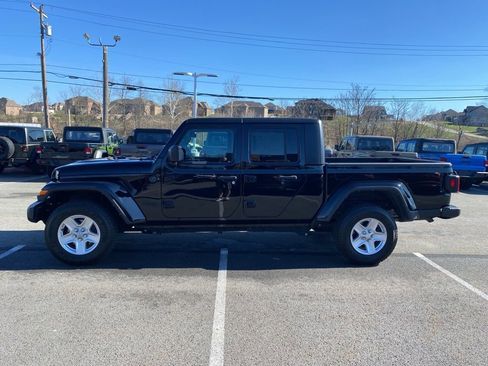 Used 2022 Jeep Gladiator Sport image 6