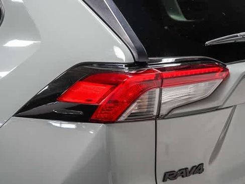 Certified 2022 Toyota RAV4 XLE Premium image 10