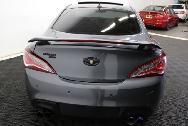 Used 2016 Hyundai Genesis Coupe 3.8 RWD image 8