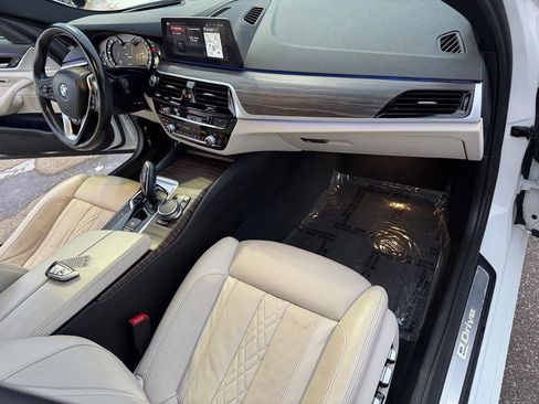 Used 2018 BMW 530e xDrive image 32