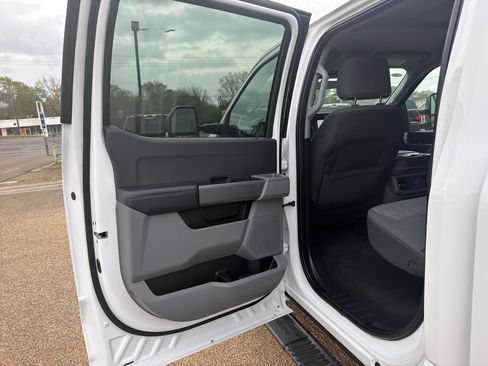 Used 2024 Ford F250 XLT w/ FX4 Off-Road Package image 25