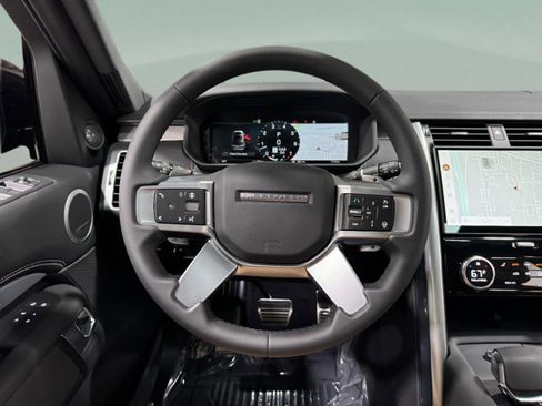 Used 2026 Land Rover Discovery Limited Edition image 14