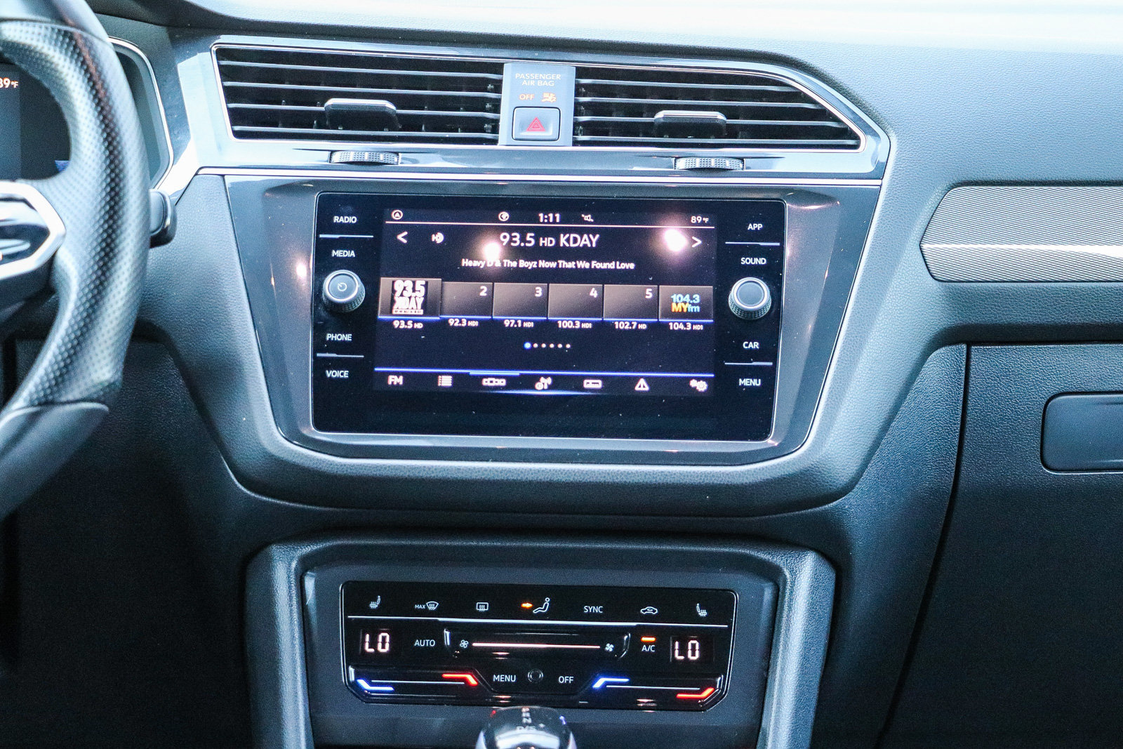 Used 2023 Volkswagen Tiguan SE R-Line FWD image 14