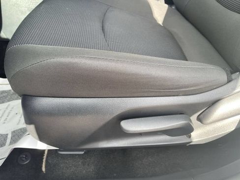 Used 2025 Toyota RAV4 LE AWD/4WD image 13