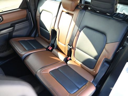 Used 2024 Ford Bronco Outer Banks image 38