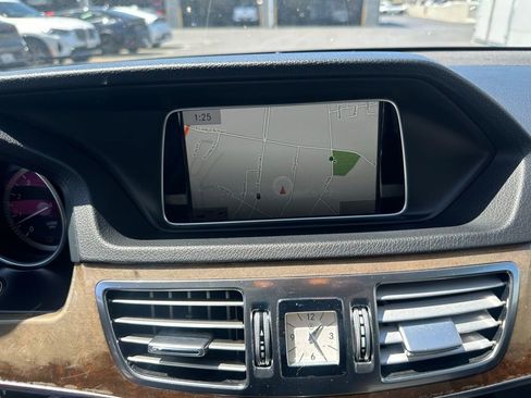 Used 2014 Mercedes-Benz E 350 4MATIC Sedan image 11