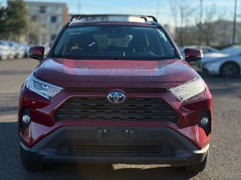 Used 2021 Toyota RAV4 XLE image 8