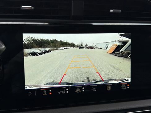 Used 2025 GMC Sierra 2500 AT4 image 19