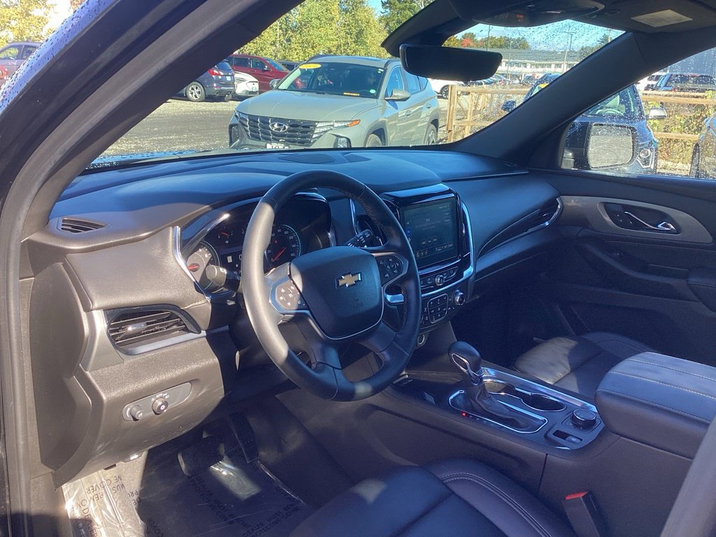 Used 2023 Chevrolet Traverse LT w/ LT Premium Package AWD/4WD image 14