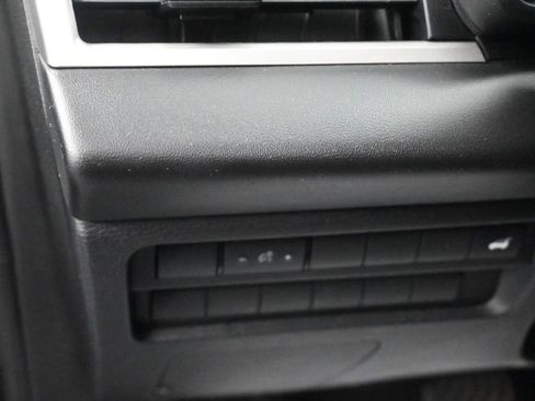 Used 2024 Mitsubishi Outlander SE image 27