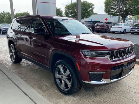 Used 2022 Jeep Grand Cherokee L Limited AWD/4WD image 3
