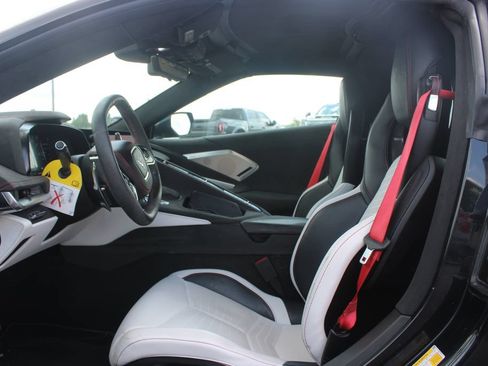 Used 2023 Chevrolet Corvette Stingray Premium Cpe w/ Z51 Performance Package RWD image 18