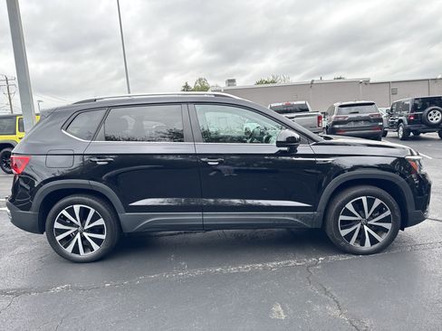 Used 2022 Volkswagen Taos SE image 8