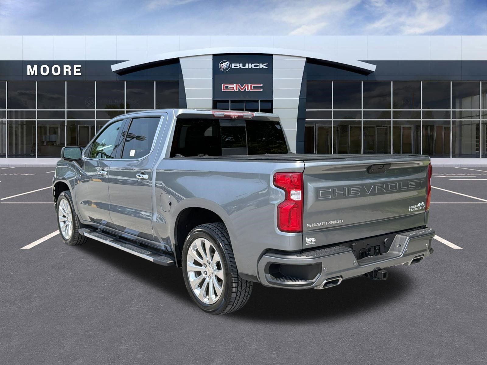 Used 2021 Chevrolet Silverado 1500 High Country w/ Technology Package AWD/4WD image 5