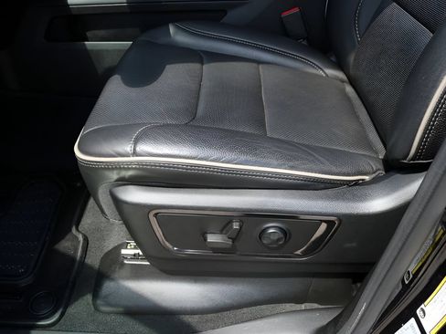 Used 2022 RAM 1500 Limited AWD/4WD image 14