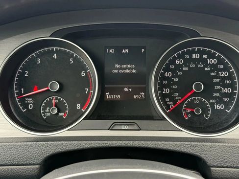 Used 2015 Volkswagen Golf S image 26