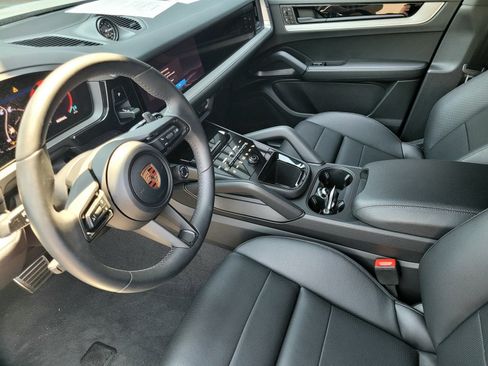 Certified 2026 Porsche Cayenne S AWD/4WD image 5