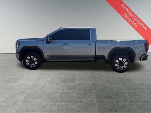 Used 2024 GMC Sierra 2500 Denali w/ Denali Reserve Package AWD/4WD image 3