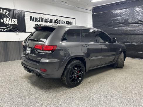 Used 2017 Jeep Grand Cherokee SRT AWD/4WD image 6
