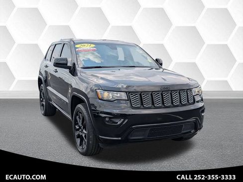 Certified 2021 Jeep Grand Cherokee Laredo X AWD/4WD image 1