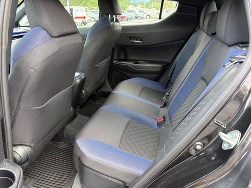 Used 2022 Toyota C-HR XLE FWD image 9