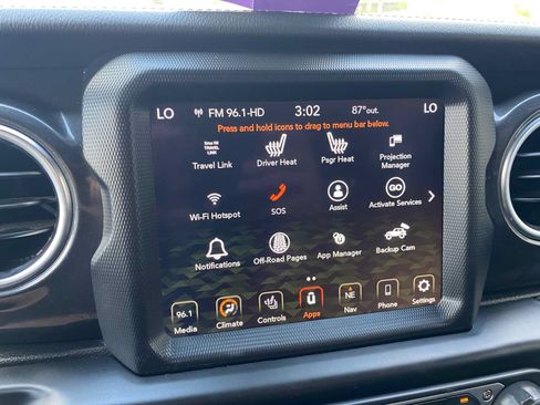 Used 2022 Jeep Wrangler Unlimited Sahara AWD/4WD image 22