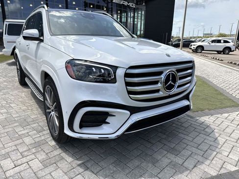 New 2026 Mercedes-Benz GLS 580 4MATIC image 8