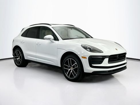 Used 2026 Porsche Macan AWD/4WD image 9
