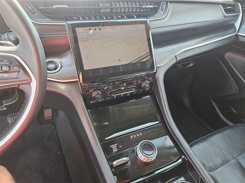 Used 2023 Jeep Grand Cherokee L Limited image 20