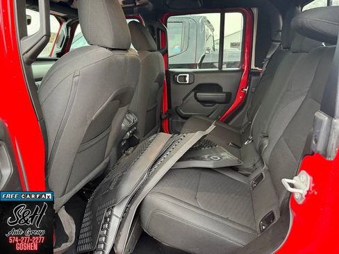 Used 2023 Jeep Gladiator Willys image 5