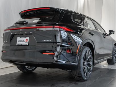 New 2025 Toyota Crown Signia