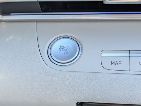 Certified 2026 Hyundai Elantra Limited FWD image 29