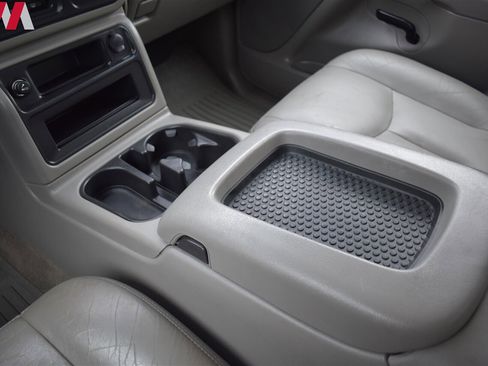 Used 2006 Chevrolet Silverado 2500 LT w/ Heavy-Duty Power Package image 19