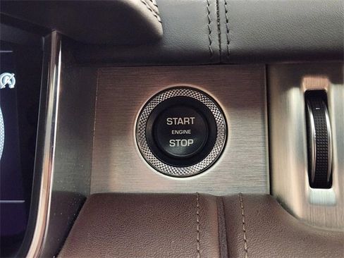 Used 2019 Land Rover Range Rover LWB SV Autobiography image 20