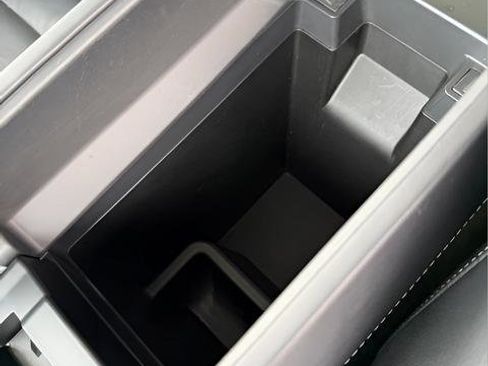 Used 2023 Nissan Rogue SL w/ SL Premium Package image 19