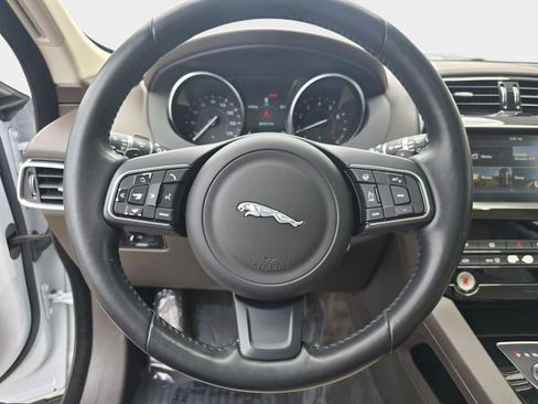 Used 2017 Jaguar F-PACE Prestige AWD/4WD image 19