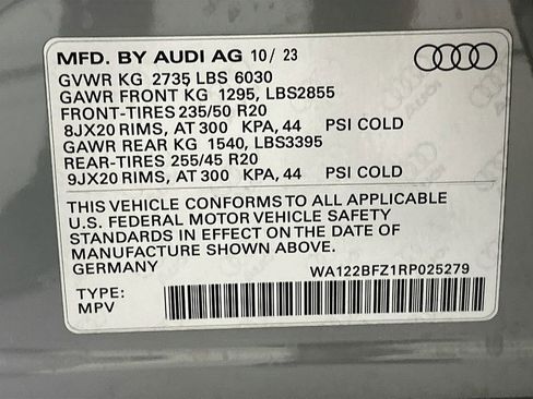 Certified 2024 Audi Q4 e-tron Premium AWD/4WD image 33