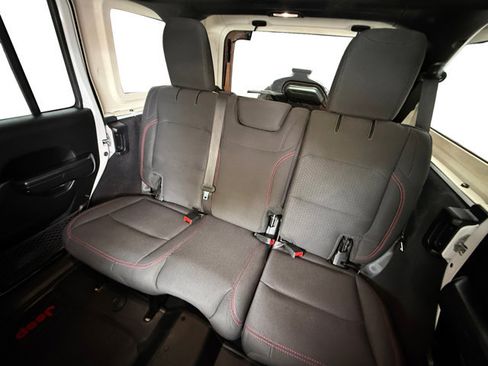 Used 2020 Jeep Wrangler Unlimited Rubicon AWD/4WD image 11