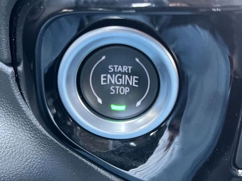 New 2025 GMC Sierra 1500 Elevation image 29