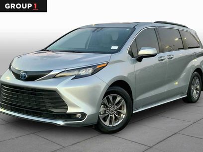 Used 2025 Toyota Sienna XLE