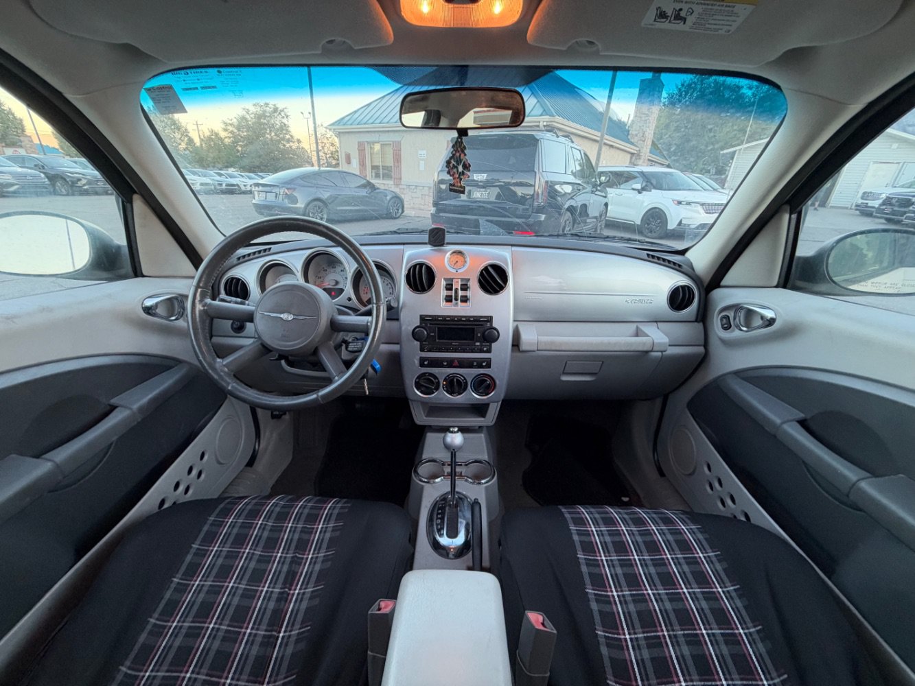 Used 2010 Chrysler PT Cruiser w/ Convenience Group FWD image 11