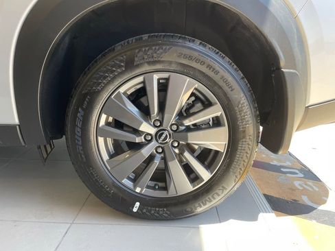 Certified 2025 Nissan Pathfinder SV w/ Black Appearance Package FWD image 17