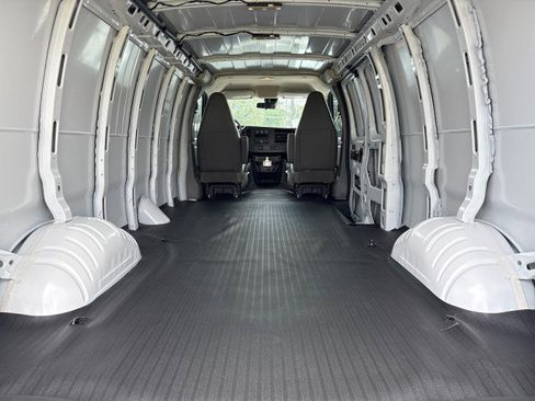 New 2025 Chevrolet Express 2500 Extended w/ Enhanced Convenience Package image 9