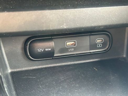 Used 2025 Kia Seltos S image 25