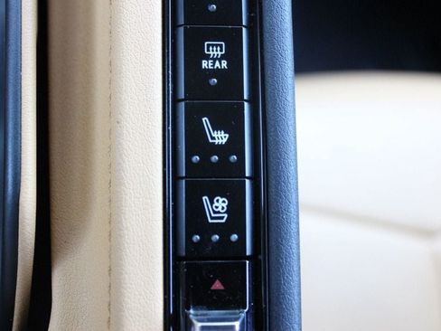 Used 2022 Chevrolet Corvette Stingray Preferred Cpe w/ Z51 Performance Package RWD image 14
