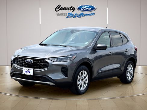 Used 2025 Ford Escape Active AWD/4WD image 2